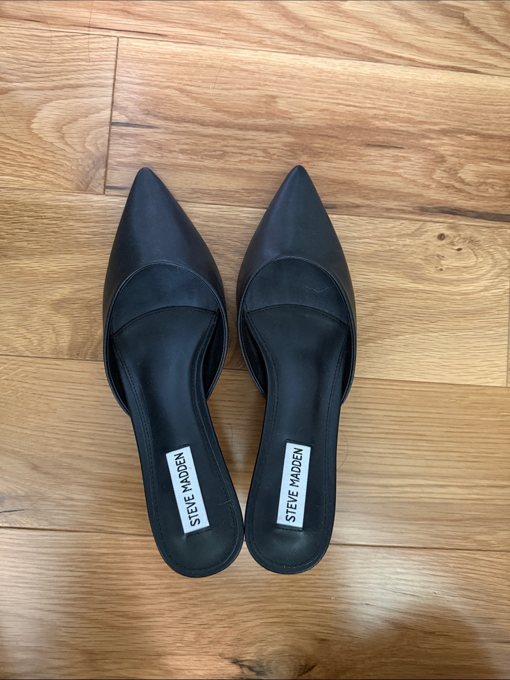 Steve Madden Black Pointed-Toe Mule Size 10 fit like a 9